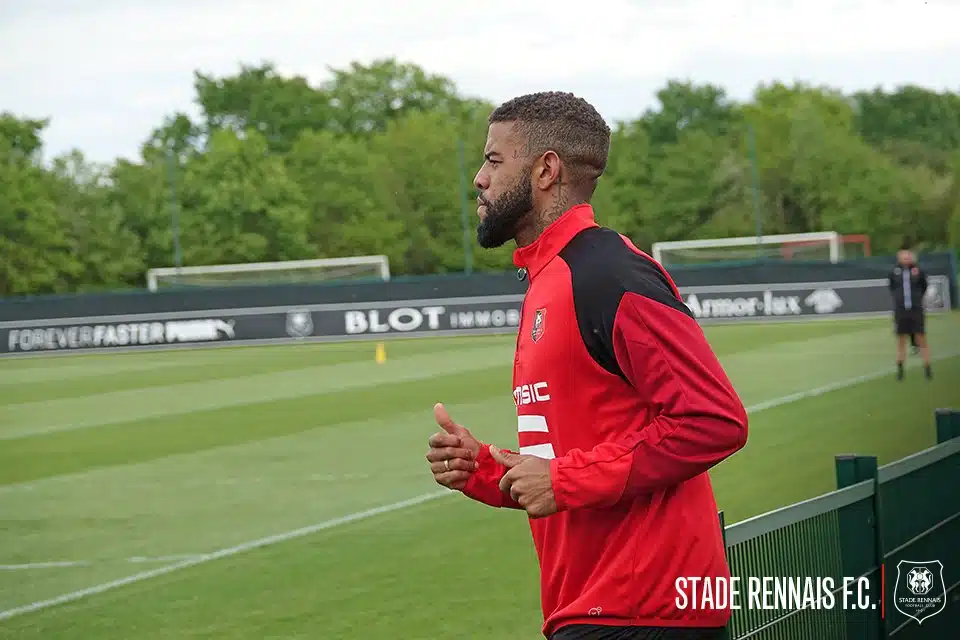 Júnior Tavares treinando no Rennes