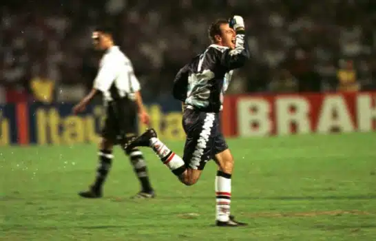 Rogério marca contra o Santos na final do Paulistão