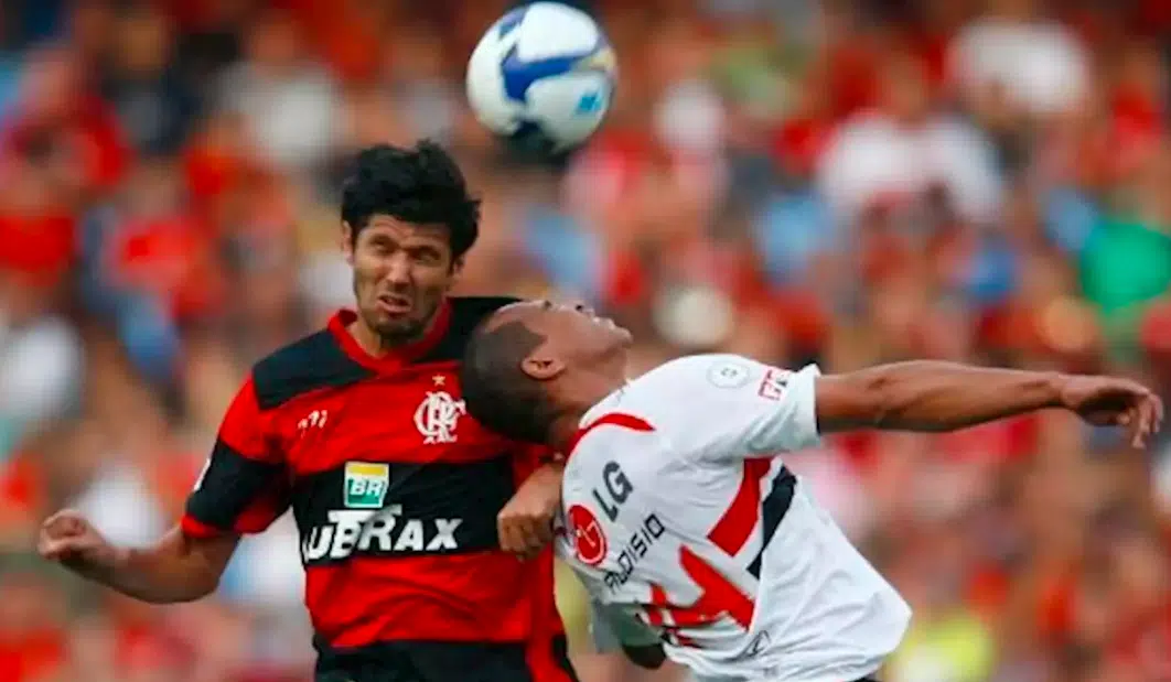 Aloisio contra o Flamengo em 2008
