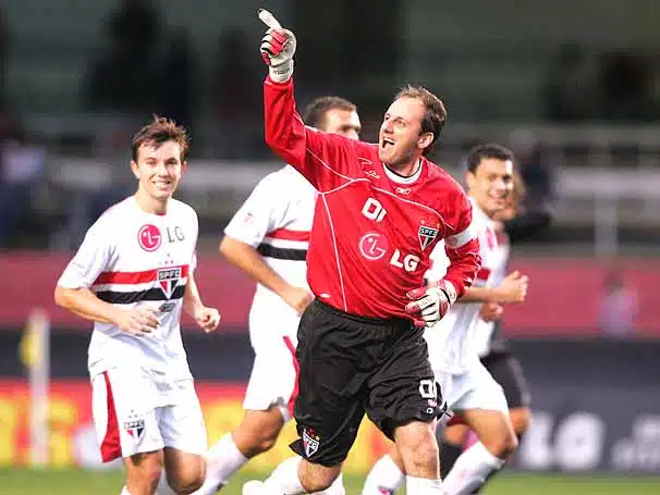 Rogério contra o Vasco em 2008