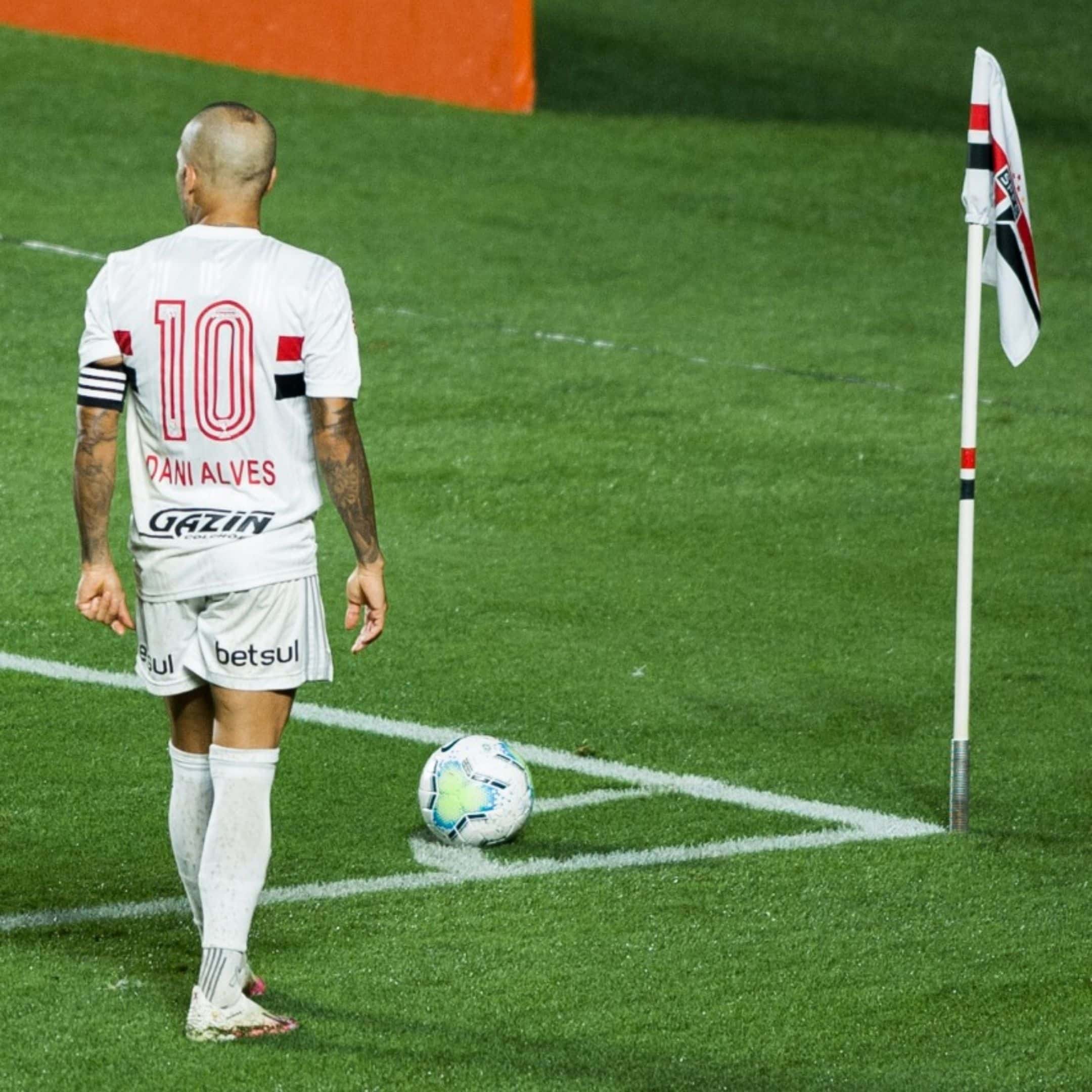 São Paulo manterá pagamentos a Daniel Alves