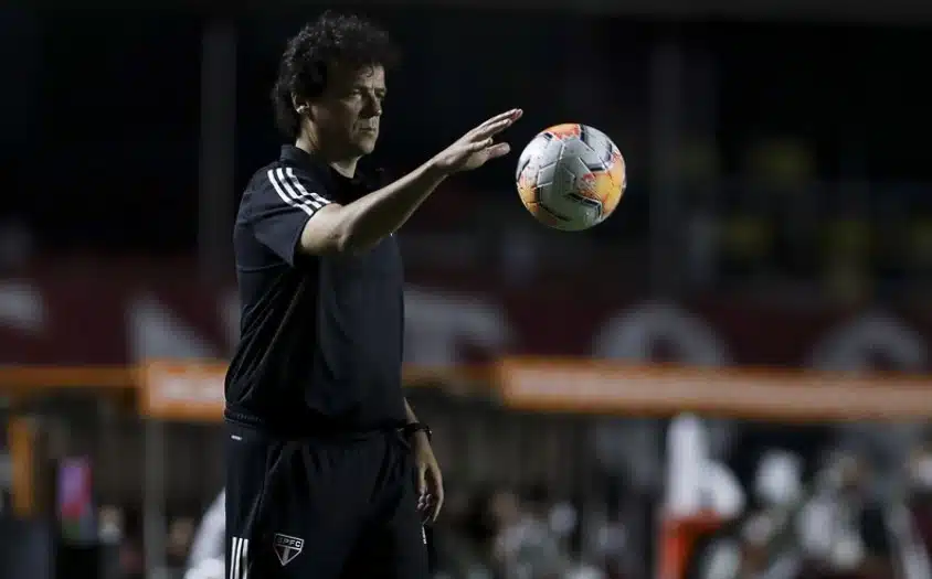 Fernando Diniz pode promover mudanças no time do São Paulo contra o River Plate