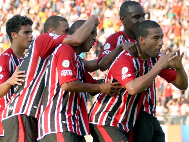 O São Paulo bateu o Ipatinga em 2008 por 3 a 1