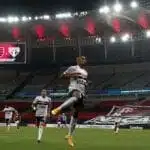 Brenner marcou os dois gols da vitória são-paulina no Maracanã sobre o Flamengo