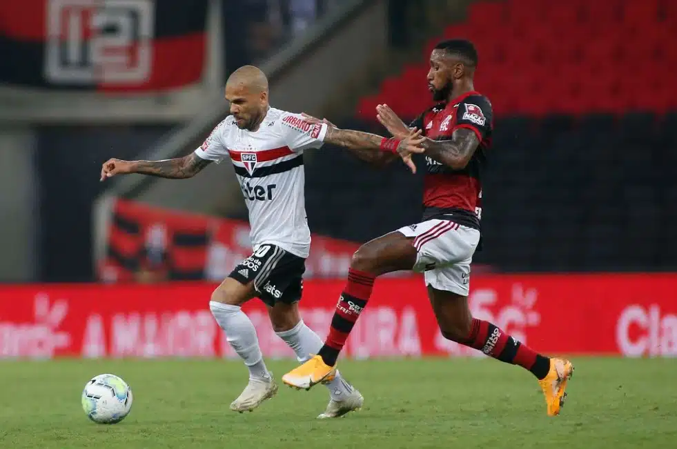 São Paulo e Flamengo se enfrentam hoje no Morumbi