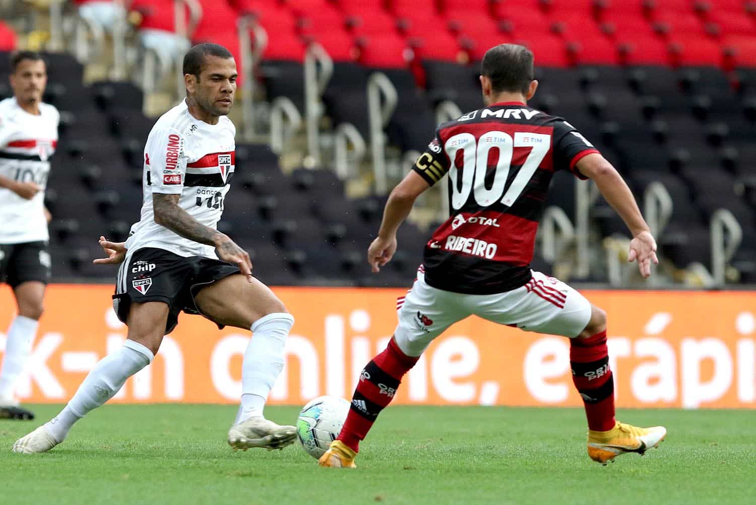 O São Paulo venceu o Flamengo por 4x1 no Maracanã