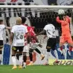 Corinthians enfrenta o São Paulo com mudanças no time titular