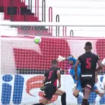 Reinaldo empata o jogo contra o Atlético-GO