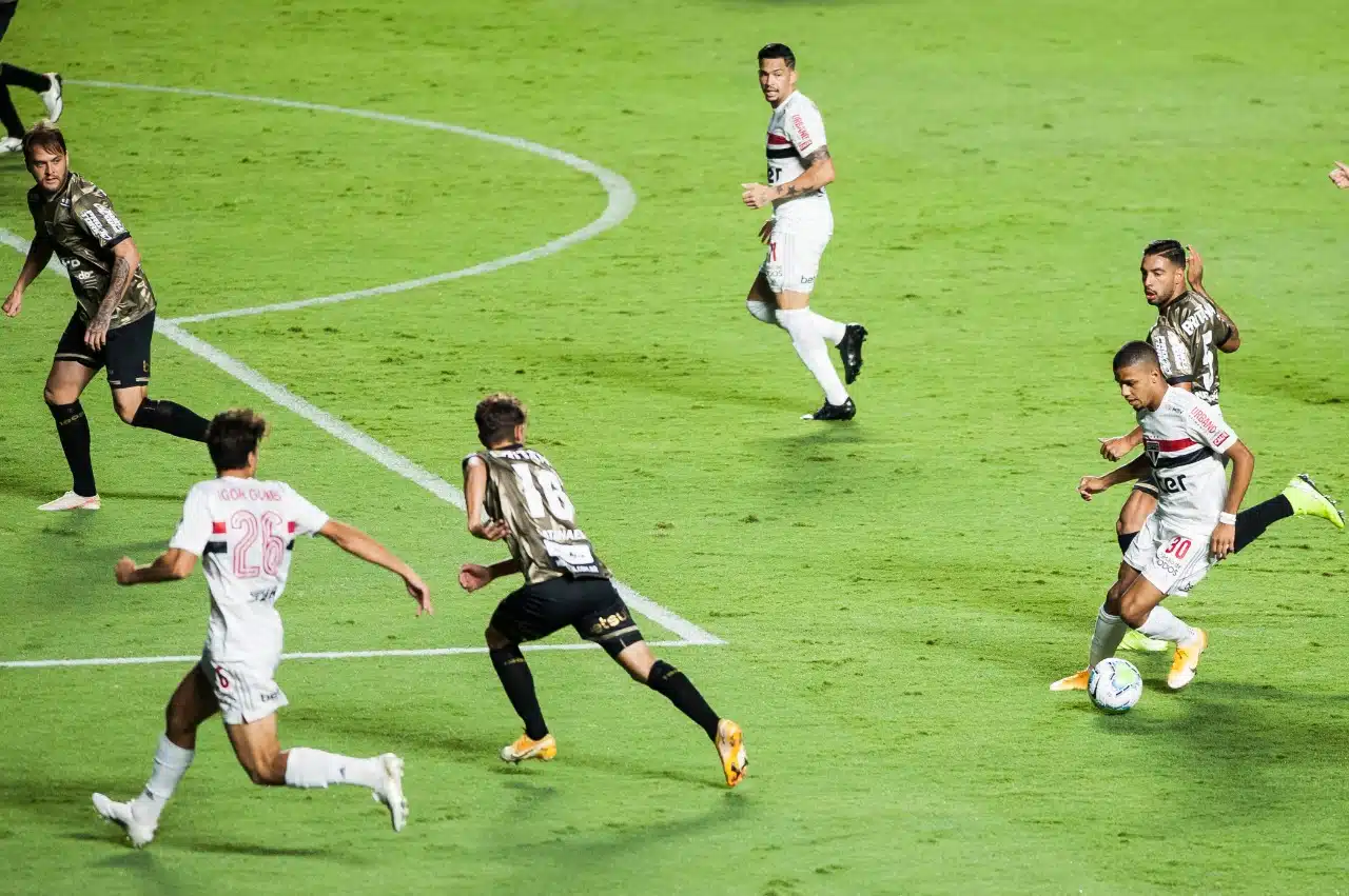 São Paulo e Coritiba empataram em 1x1 no Morumbi pelo Brasileirão