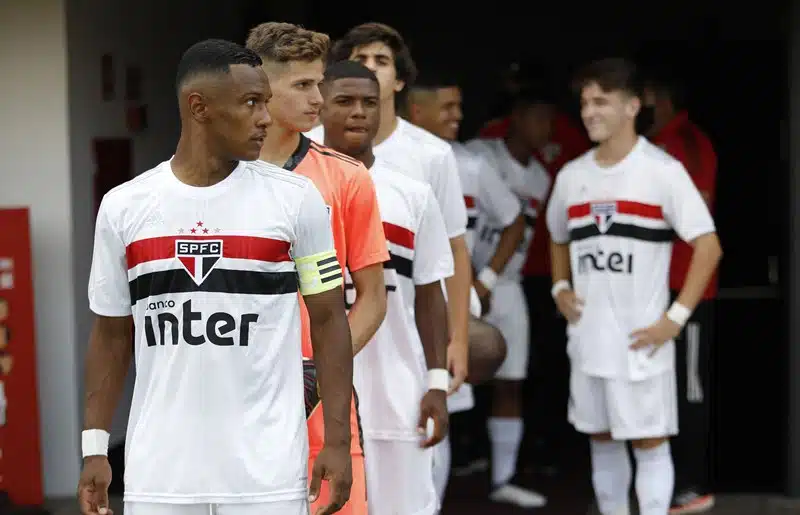 São Paulo e Palmeiras se enfrentam na semifinal da Copa do Brasil sub-17