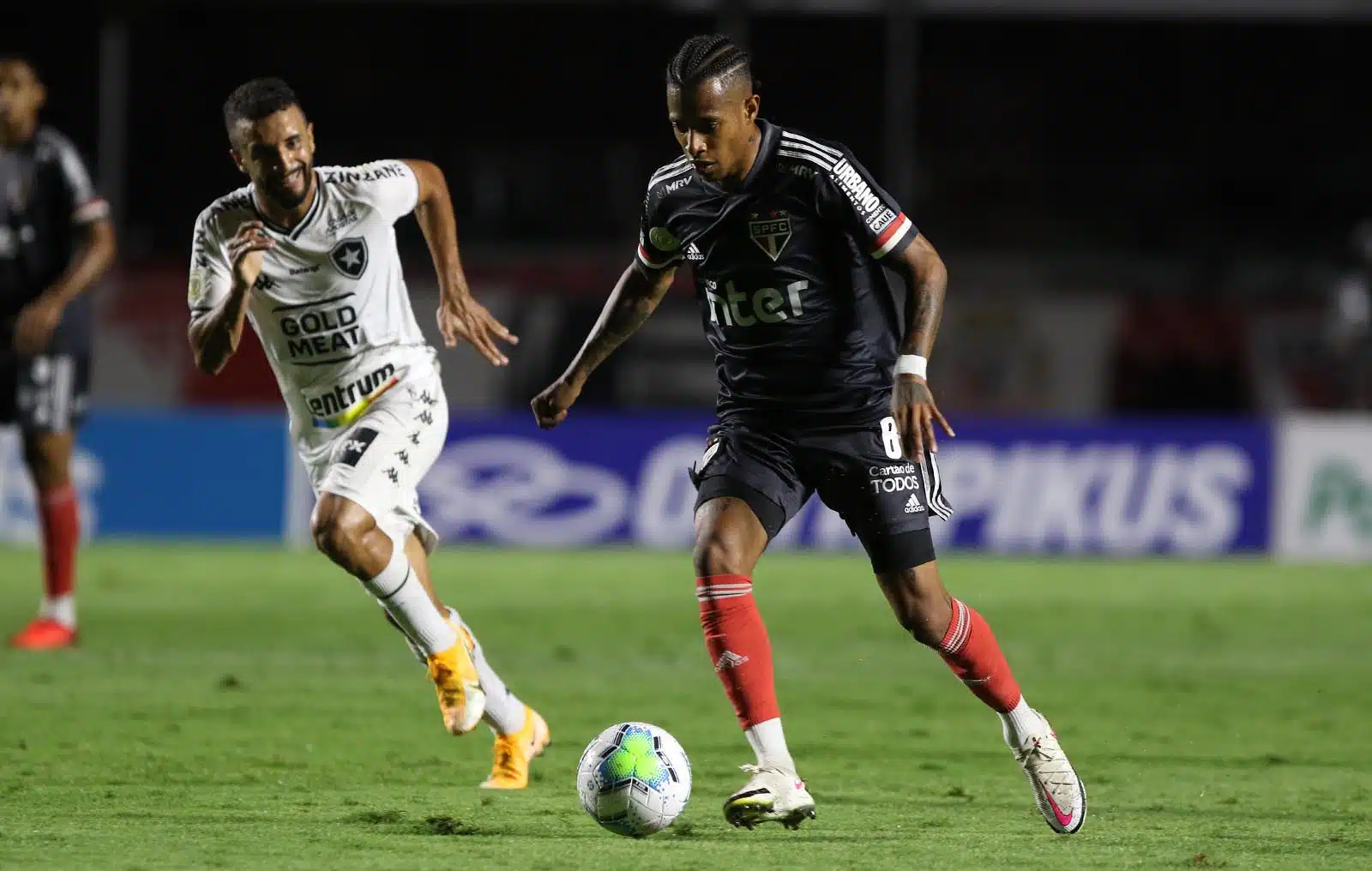 São Paulo e Botafogo se enfrentam pelo Brasileirão