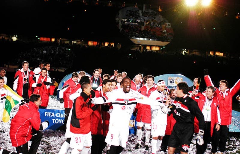 O São Paulo comemora o Tri mundial no Japão em 2005.