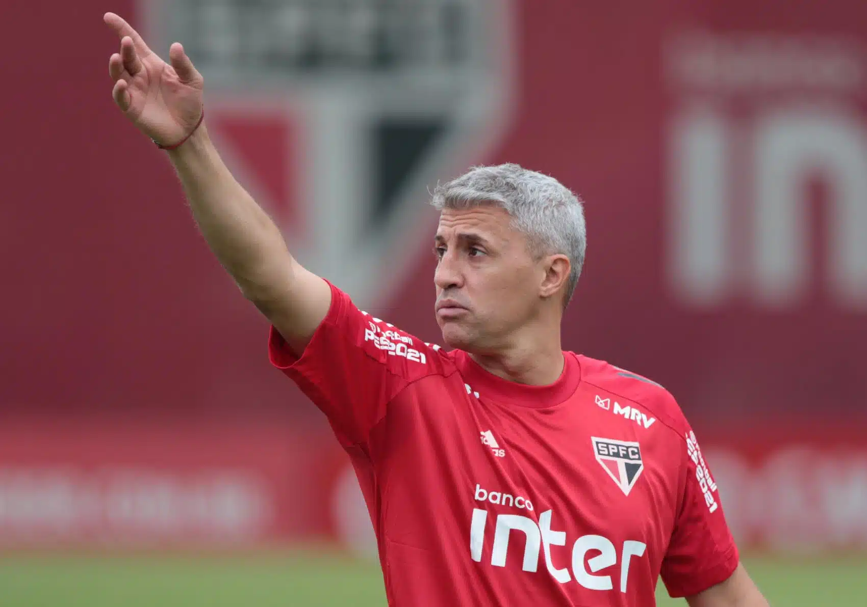 Hernán Crespo comanda treino do São Paulo