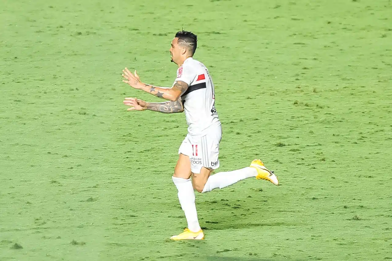 Luciano marcou o gol do São Paulo contra o Ceará