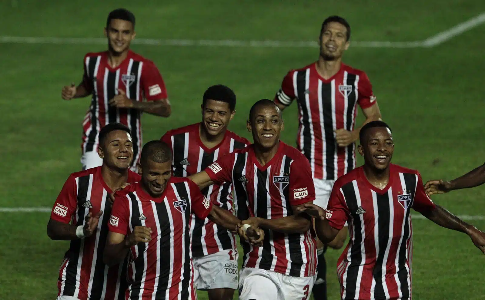 O São Paulo vencer a Inter de Limeira por 4x0
