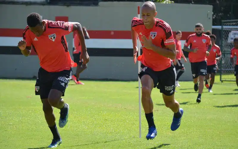 São Paulo trouxe o zagueiro Miranda como reforço para a temporada 2021