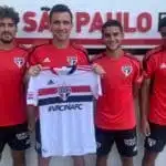 São Paulo usará camisa com a hashtag #VacinaFC em jogo do Paulistão