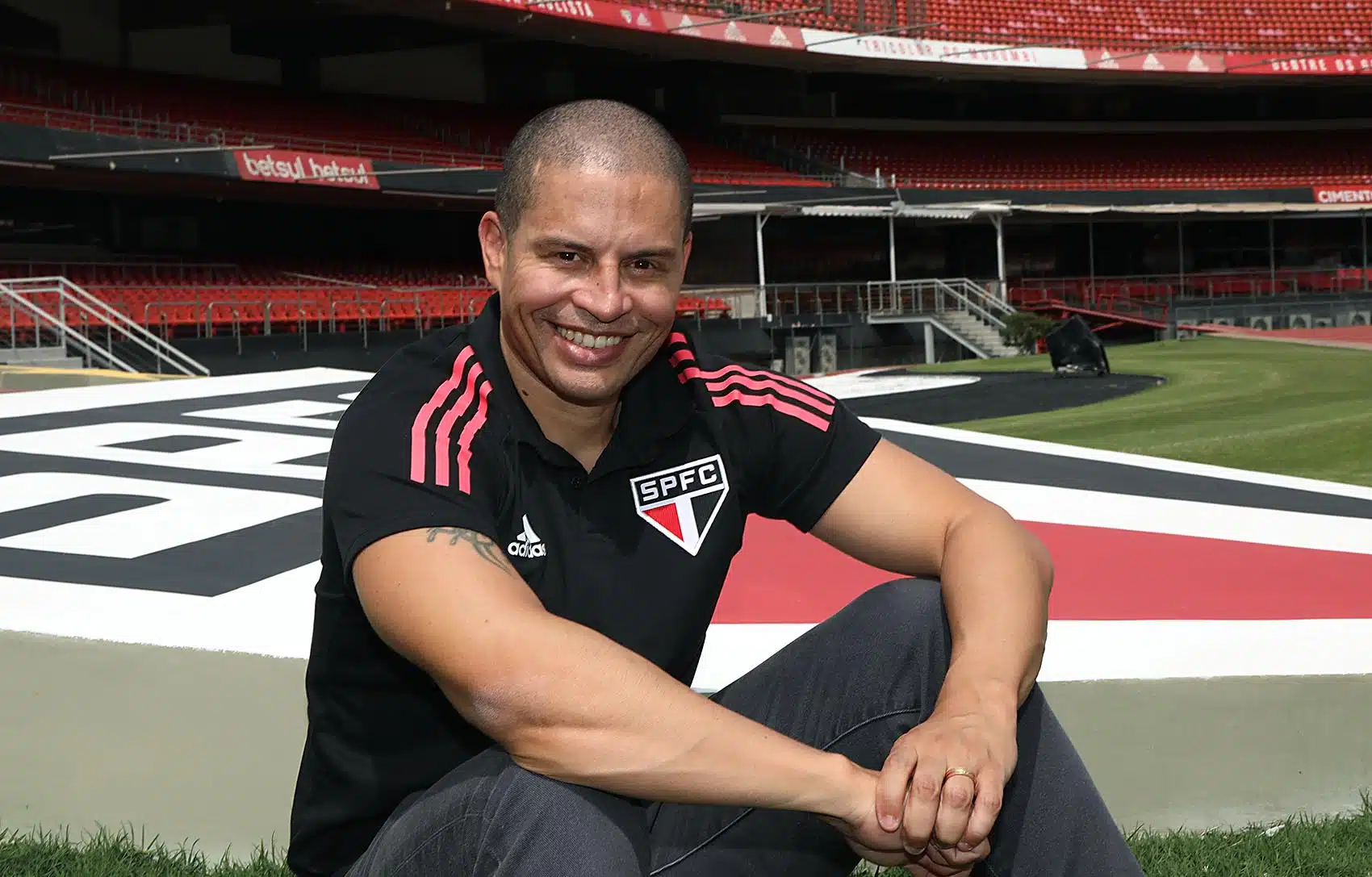 Alex é apresentado oficialmente como o novo técnico do sub-20 do São Paulo