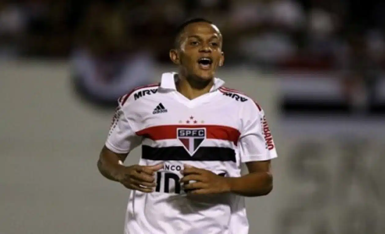 Paulinho, ex-São Paulo, acerta com o Cruzeiro