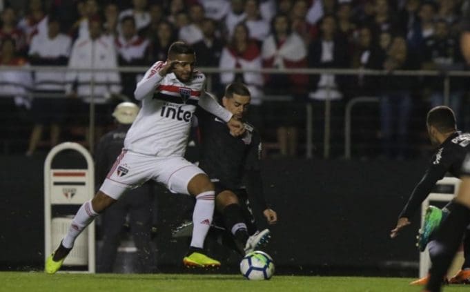 Jogador do Corinthians fala em grande jogo contra o São Paulo para recuperar confiança