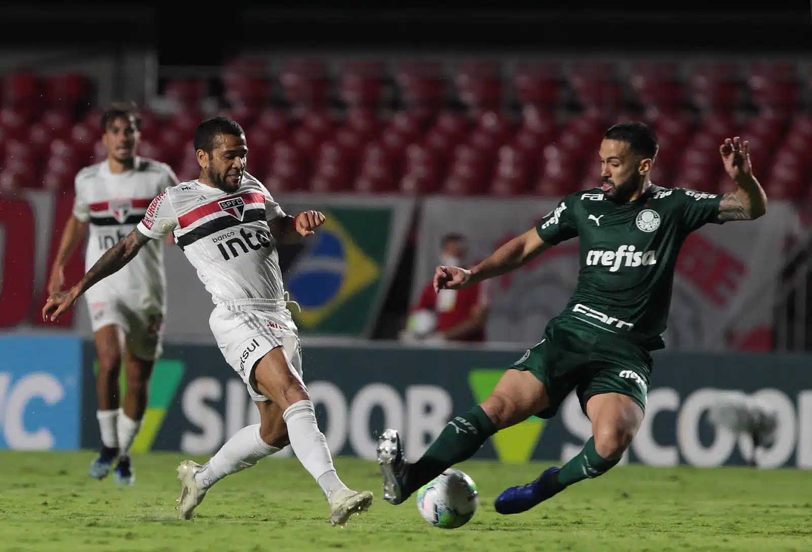 São Paulo e Palmeiras se enfrentam pelo Paulistão no Allianz Parque