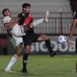 Bruno Alves contra o Atlético-GO