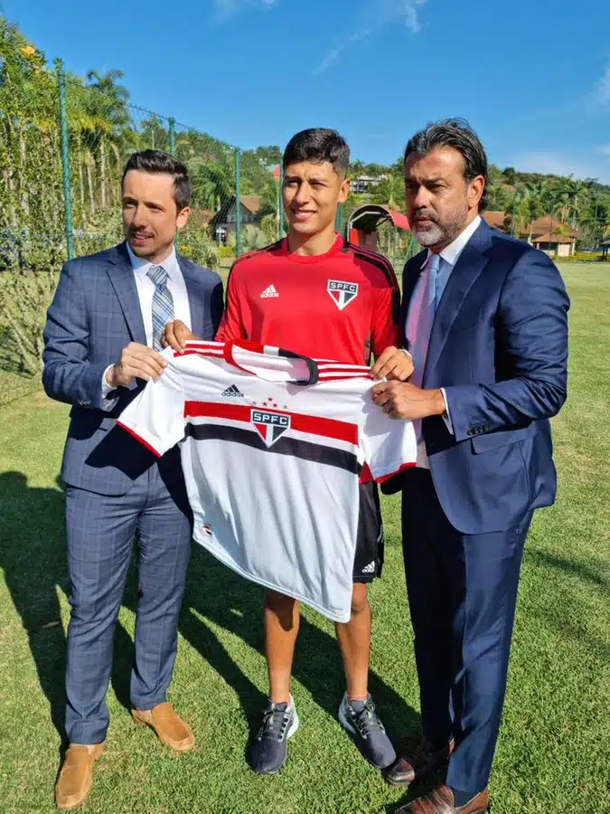 Existe uma previsão para a estreia de Facundo Milán no time profissional do SPFC?