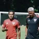 Crespo afirma que conversará com Daniel Alves sobre o jogo contra o Palmeiras