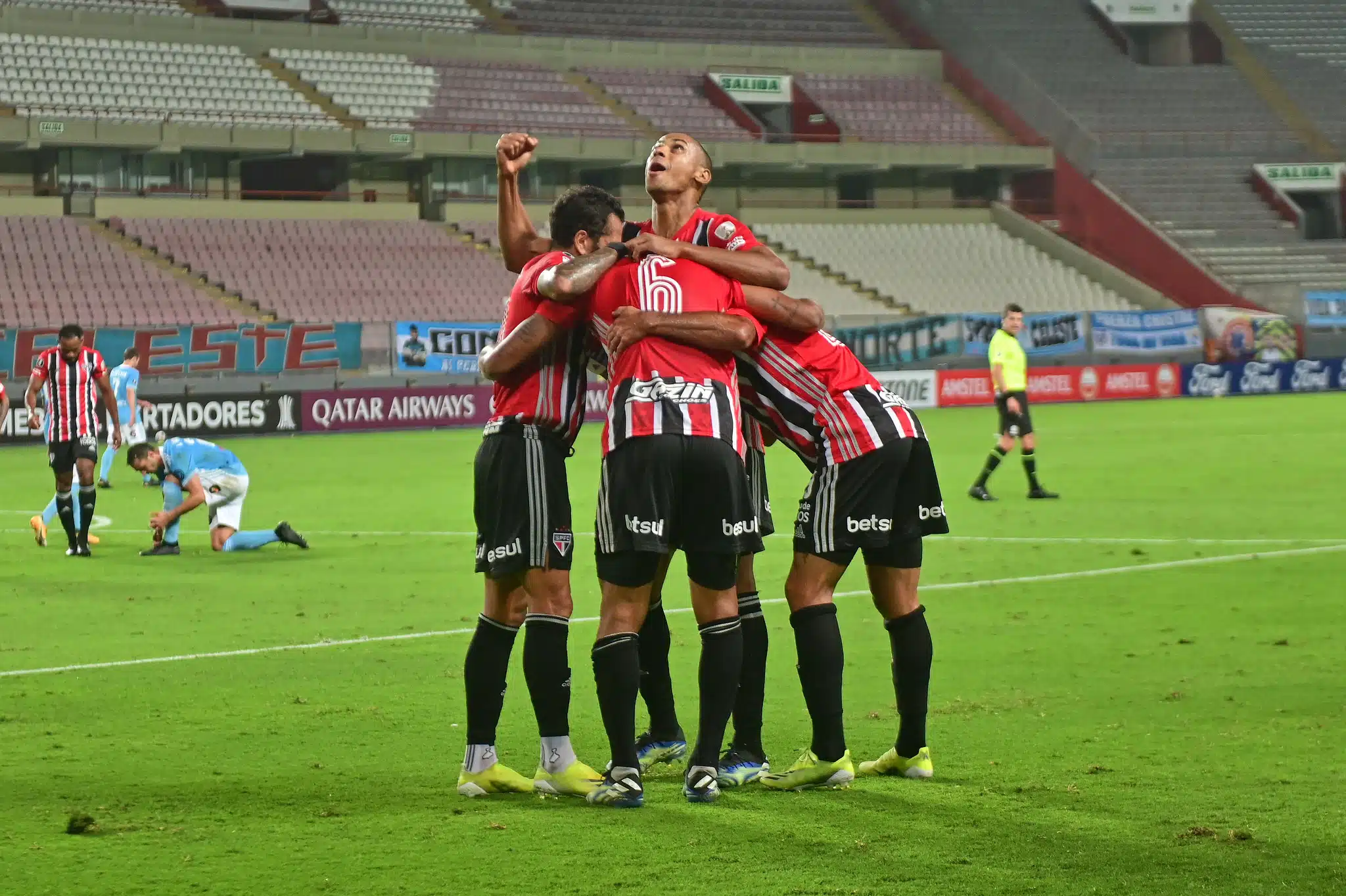 Contra o Racing, São Paulo busca feito inédito na Libertadores