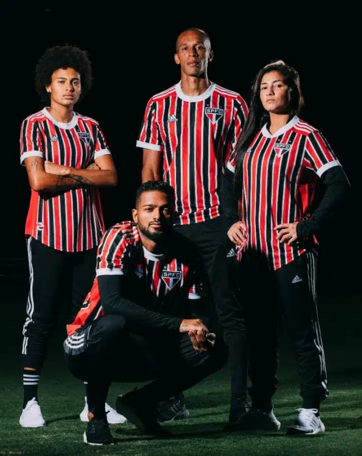 A nova camisa 2 do São Paulo foi divulgada pela Adidas em uma publicação nas redes sociais da marca nesta terça-feira (20).
