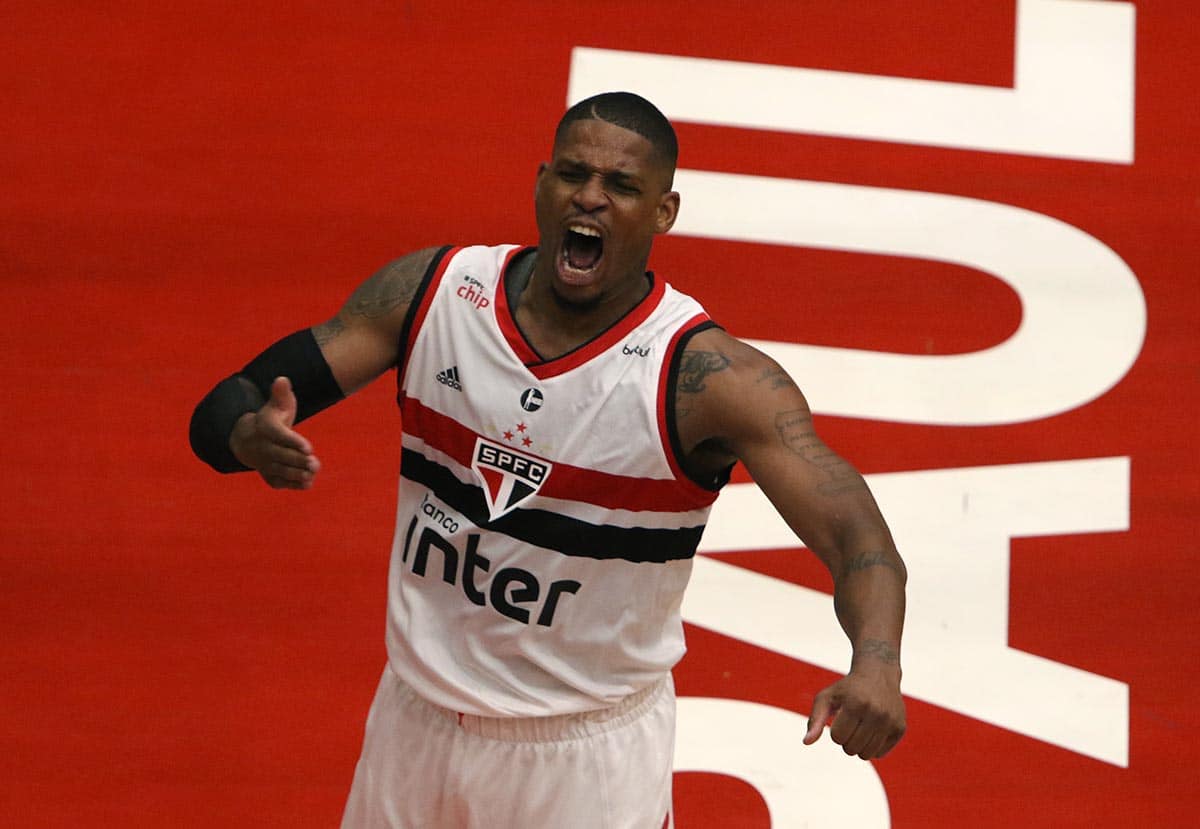 Shamell tem oportunidade de enfrentar o Flamengo após lesão