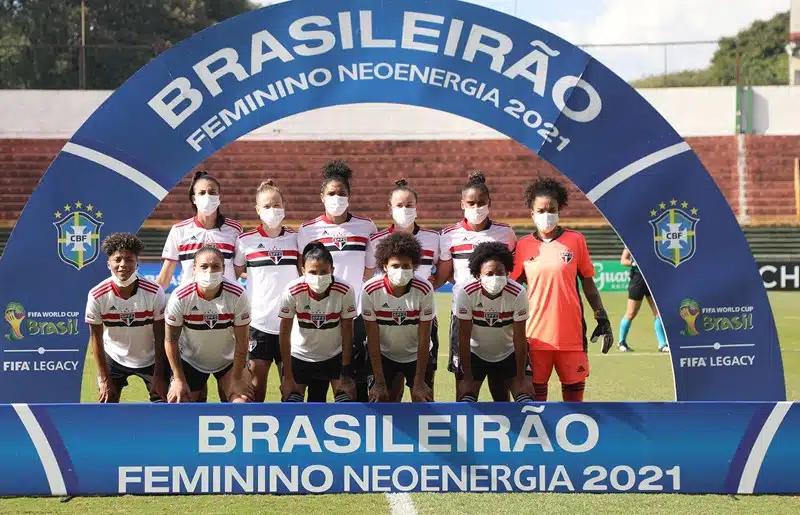 O São Paulo enfrenta o Real Brasília pelo Brasileirão Feminino
