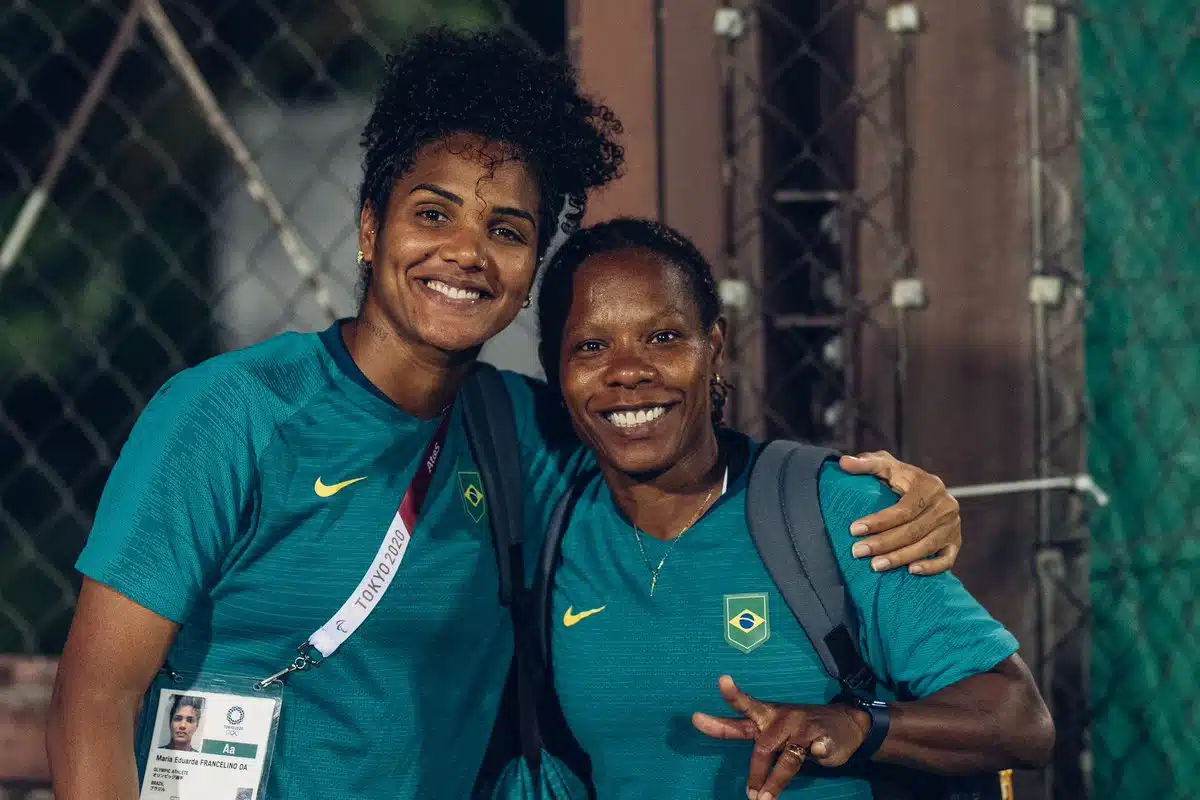 Formiga e Duda ajudam o Brasil a avançar às quartas de final dos Jogos Olímpicos