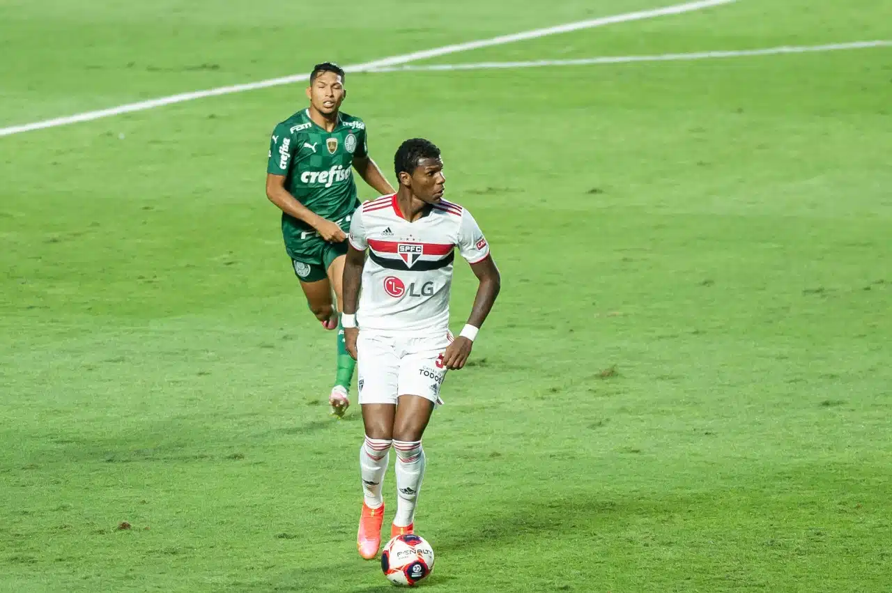 São Paulo tem dois retornos importantes para jogo contra o Palmeiras