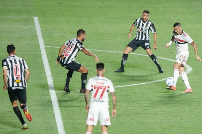 No Morumbi, SPFC e Atlético-MG ficam no empate sem gols pelo Brasileirão