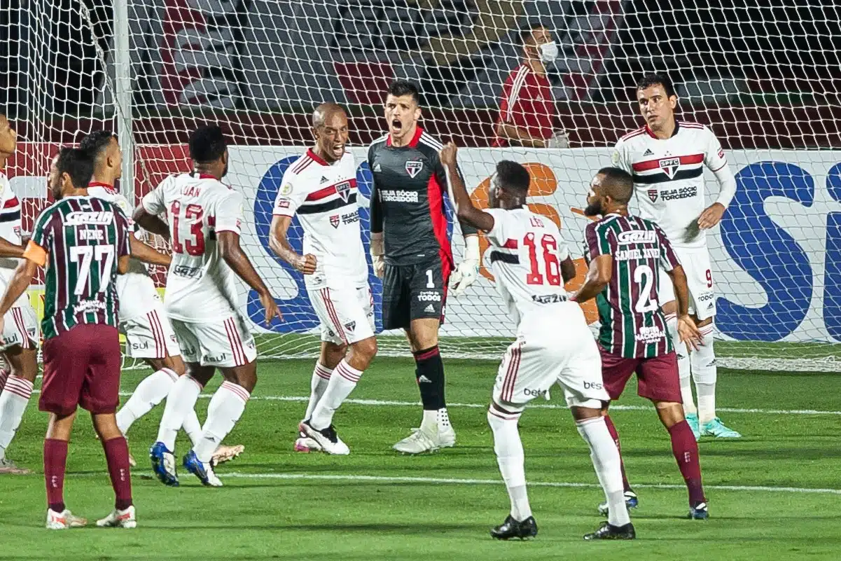 Confira os desfalques, mudanças, prováveis escalações, onde assistir e outros detalhes de Fluminense x São Paulo