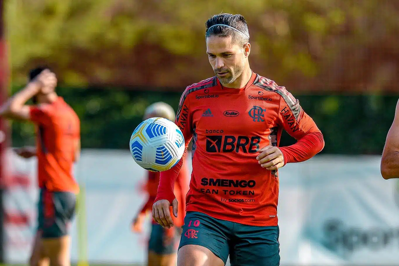 Cogitado no São Paulo, Diego Ribas sofre pressão por parte da torcida do Flamengo