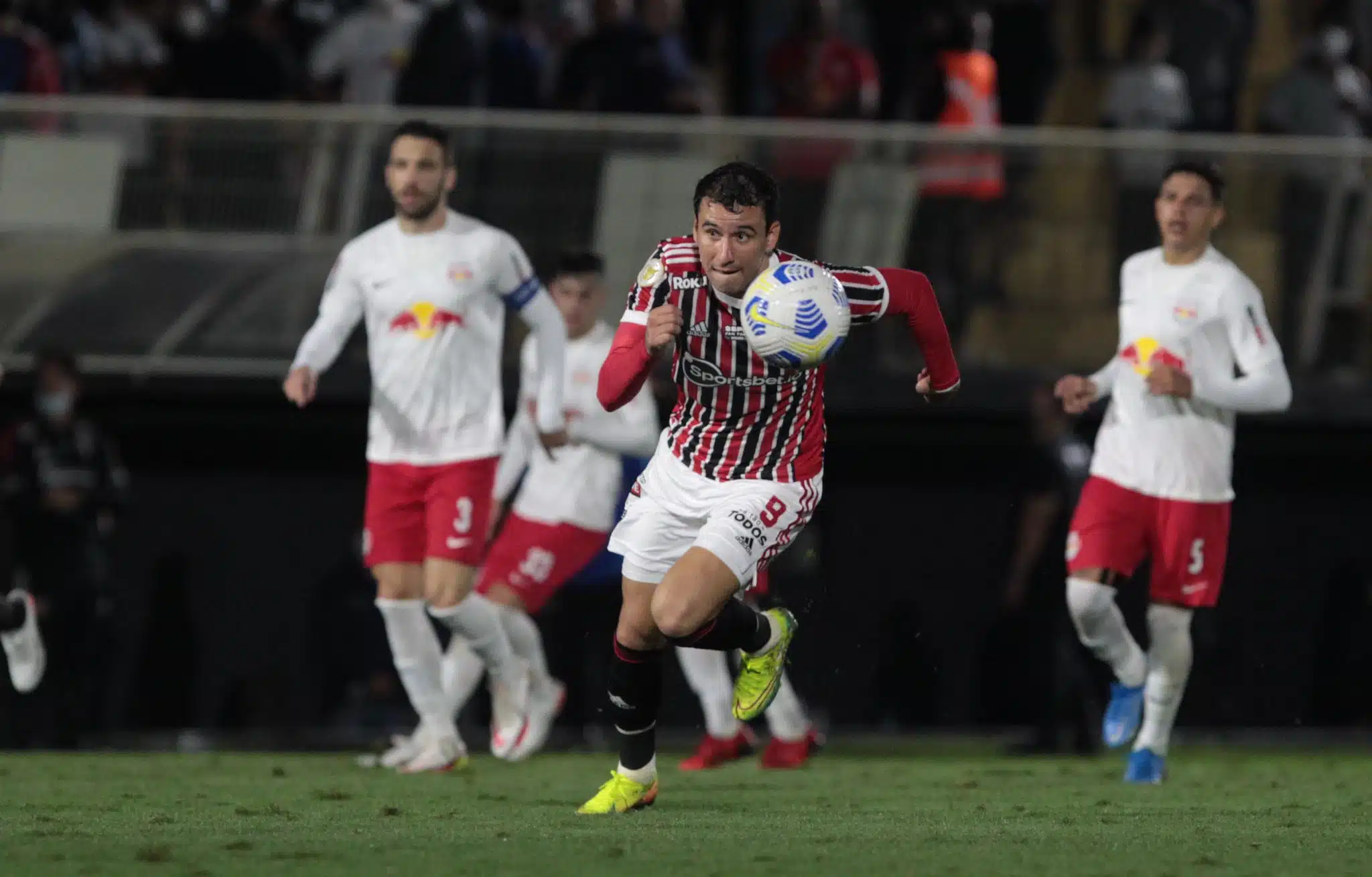 Contra o Bragantino, São Paulo acumula 11º jogo sem fazer gols