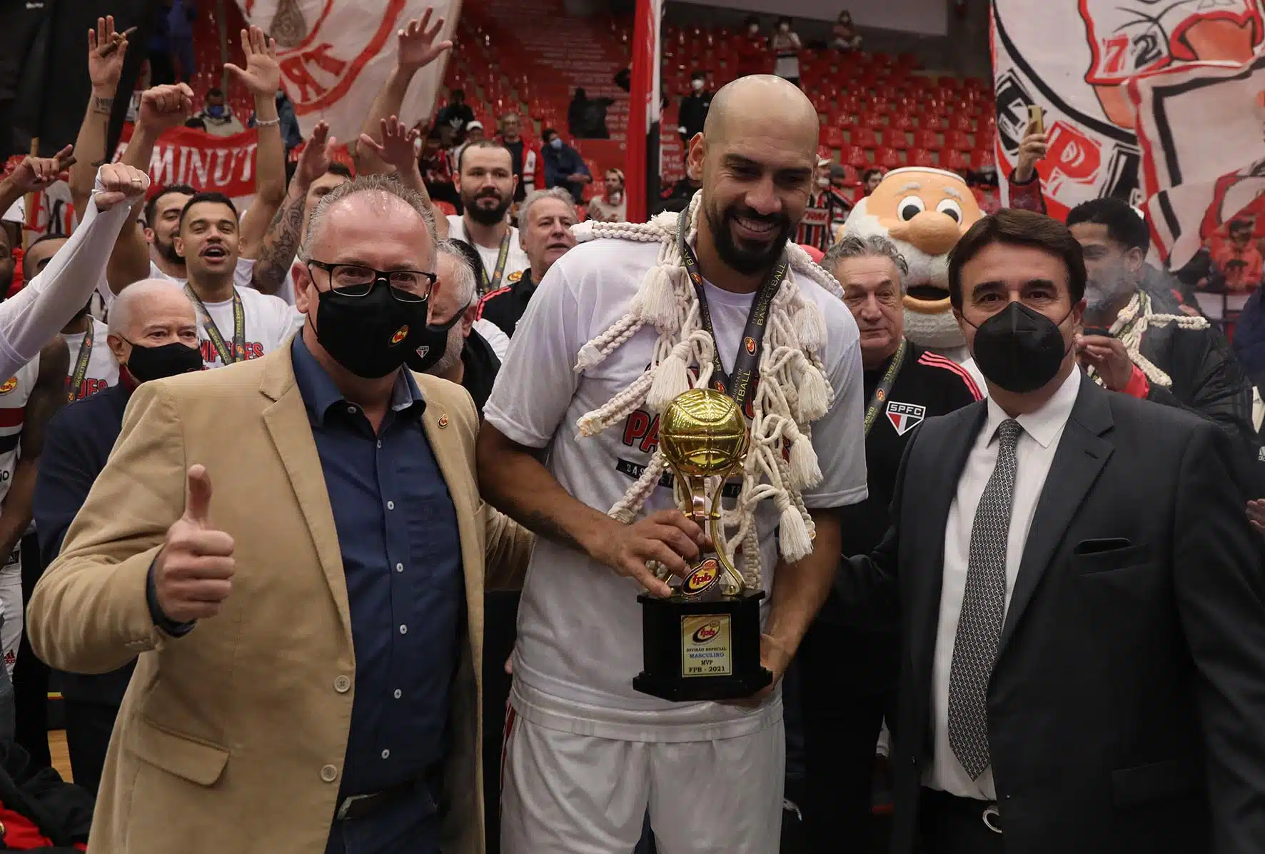 Confira as fotos da conquista do Título Paulista do time de basquete do São Paulo