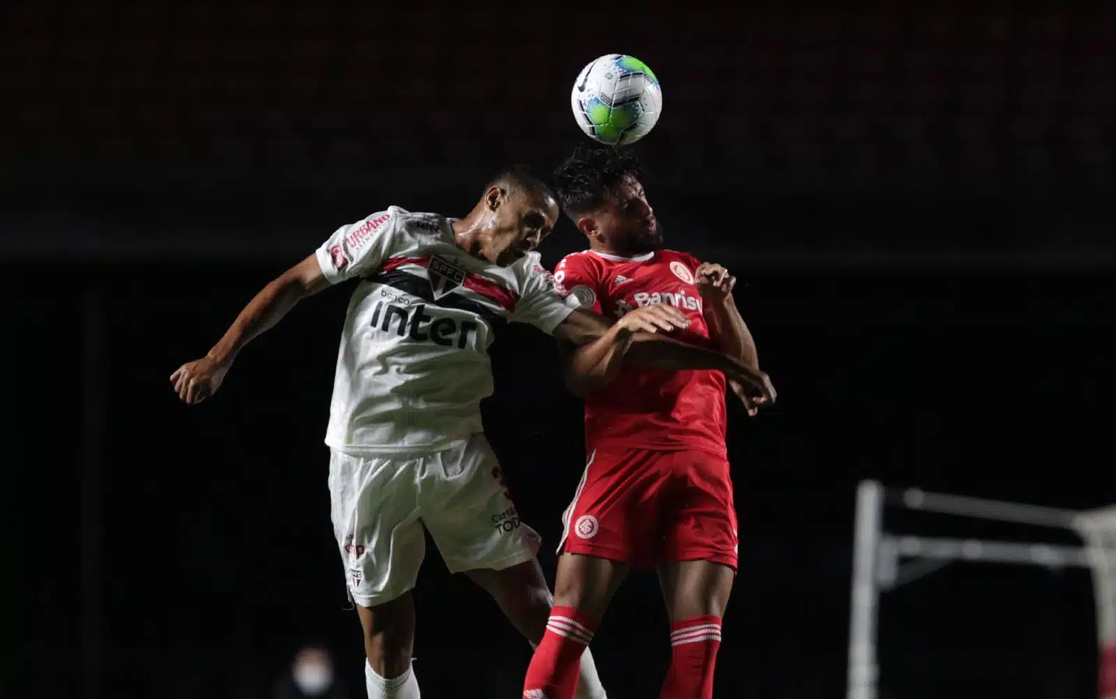 Com mudanças táticas, Rogério Ceni escala São Paulo para duelo contra o Inter