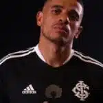 SPFC não aprovou camisa preta e branca confeccionada pela Adidas em ação contra o racismo