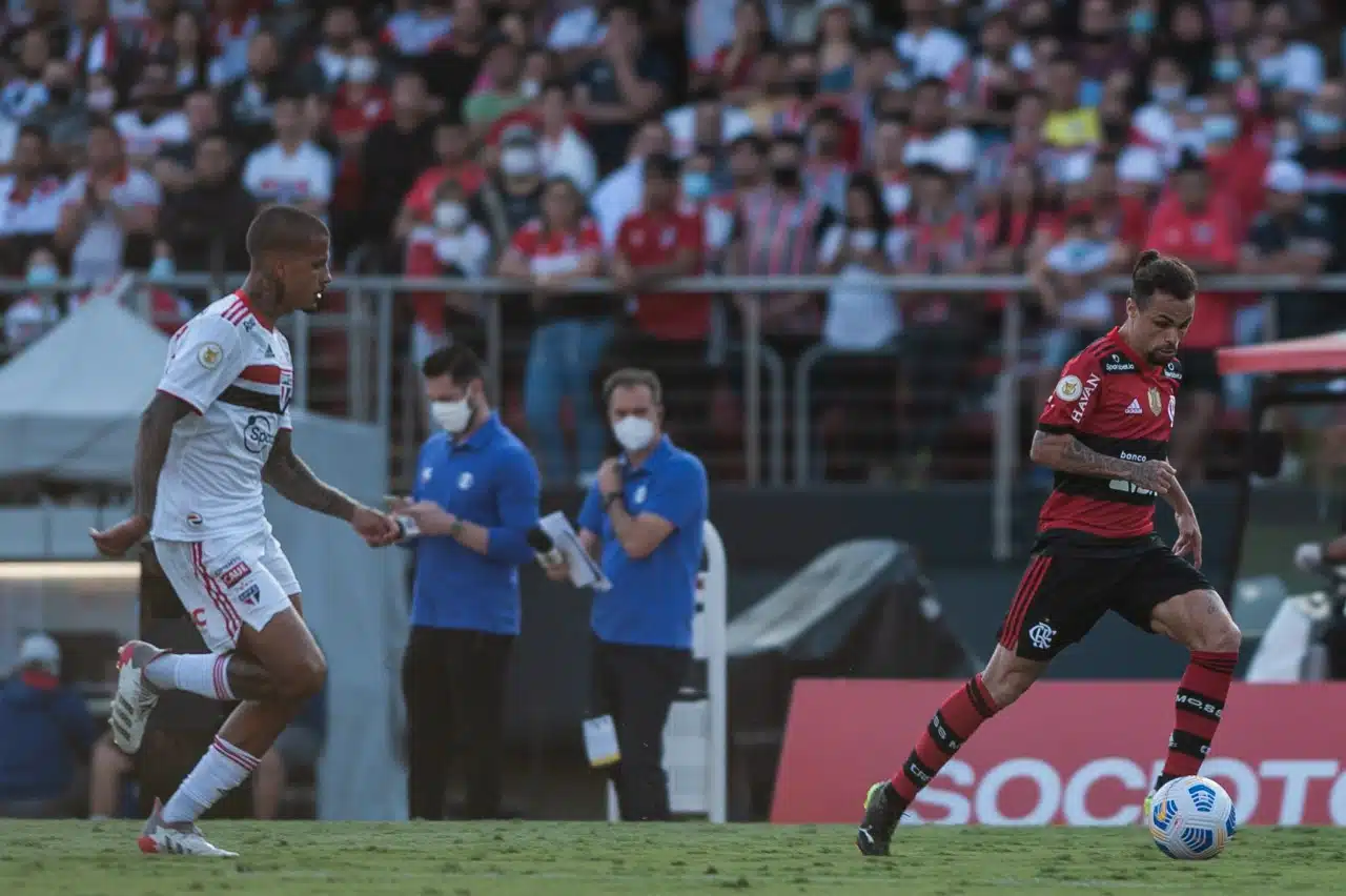 Ceni justifica escalação de Diego Costa contra o Flamengo: "Boa mobilidade"