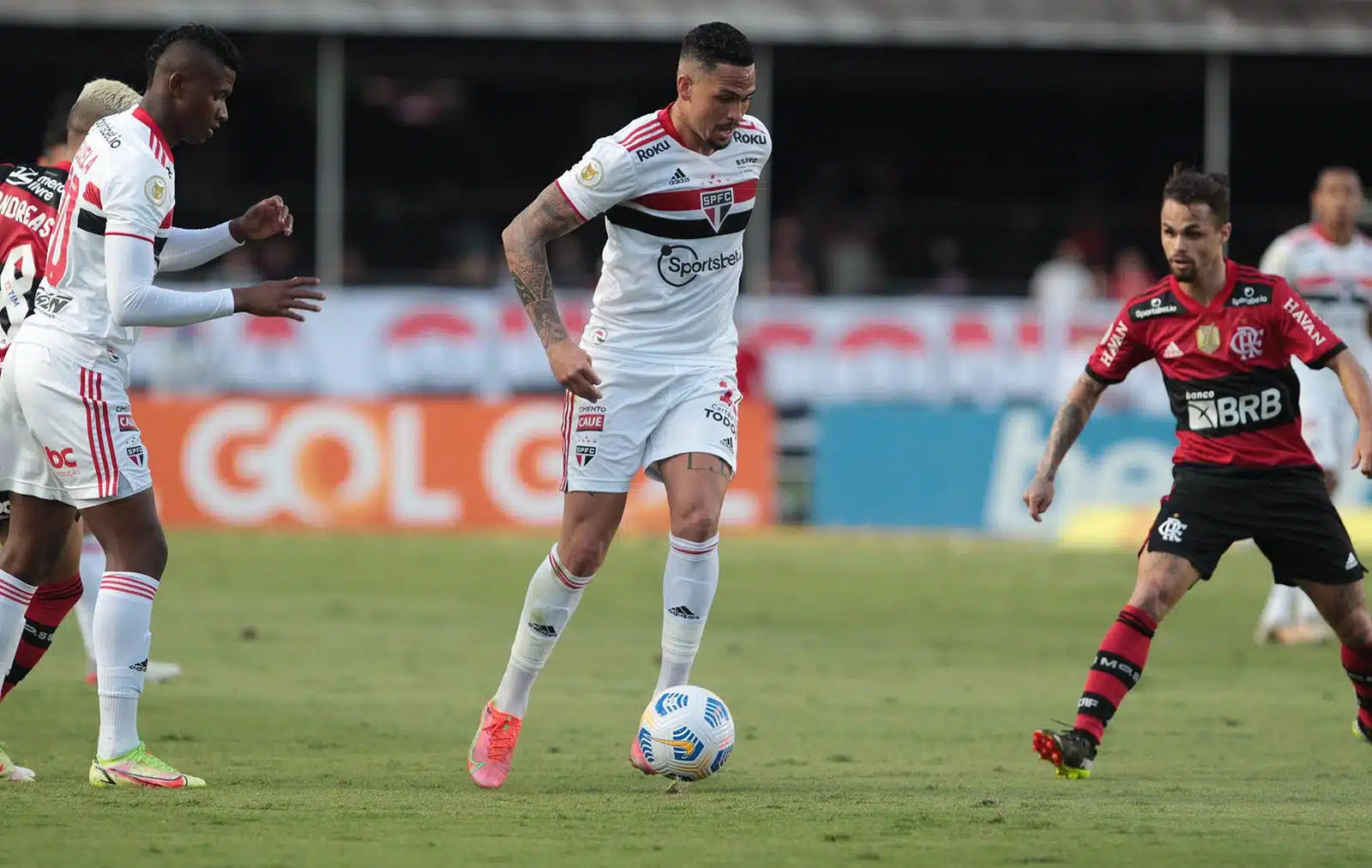 Luciano pede desculpas por atuação do time do São Paulo contra o Flamengo