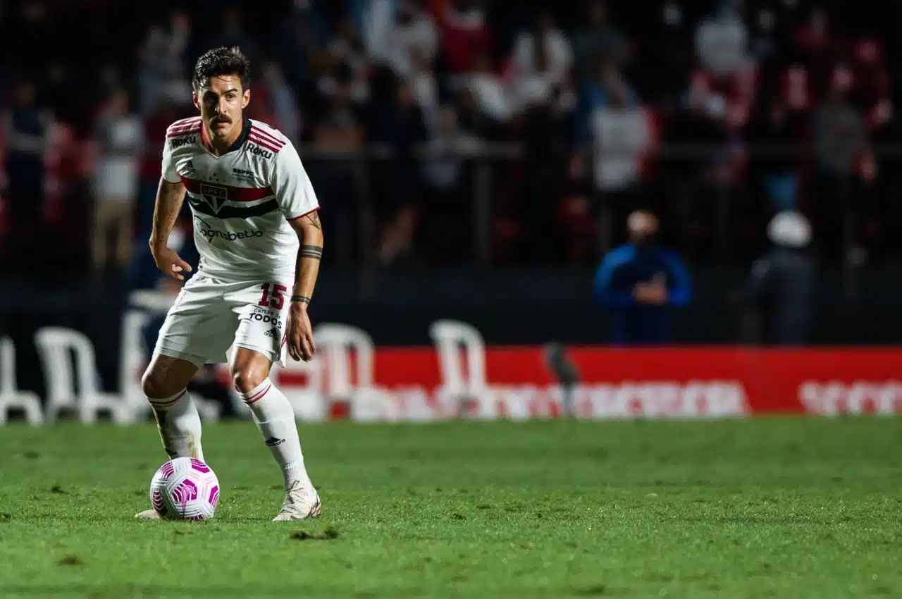 Rogério Ceni faz mudanças no time titular do São Paulo para enfrentar o Flamengo
