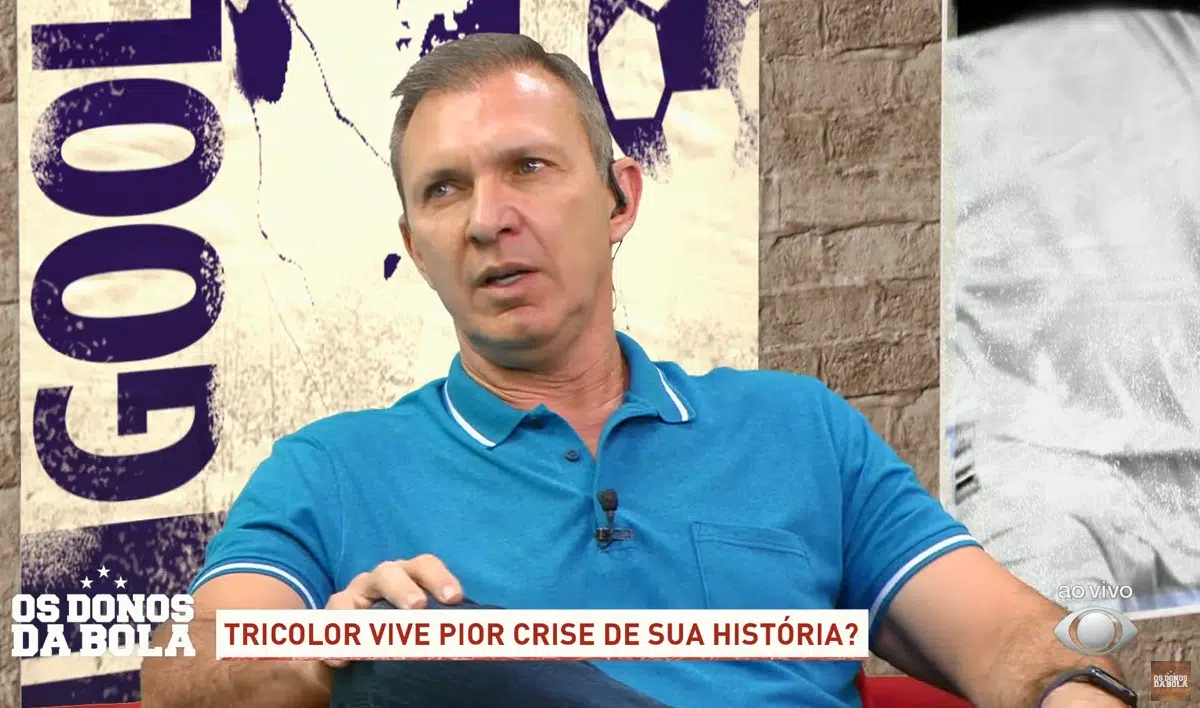 "O SPFC não pode esperar o Douglas Costa resolver se quer jogar no clube", afirma Velloso