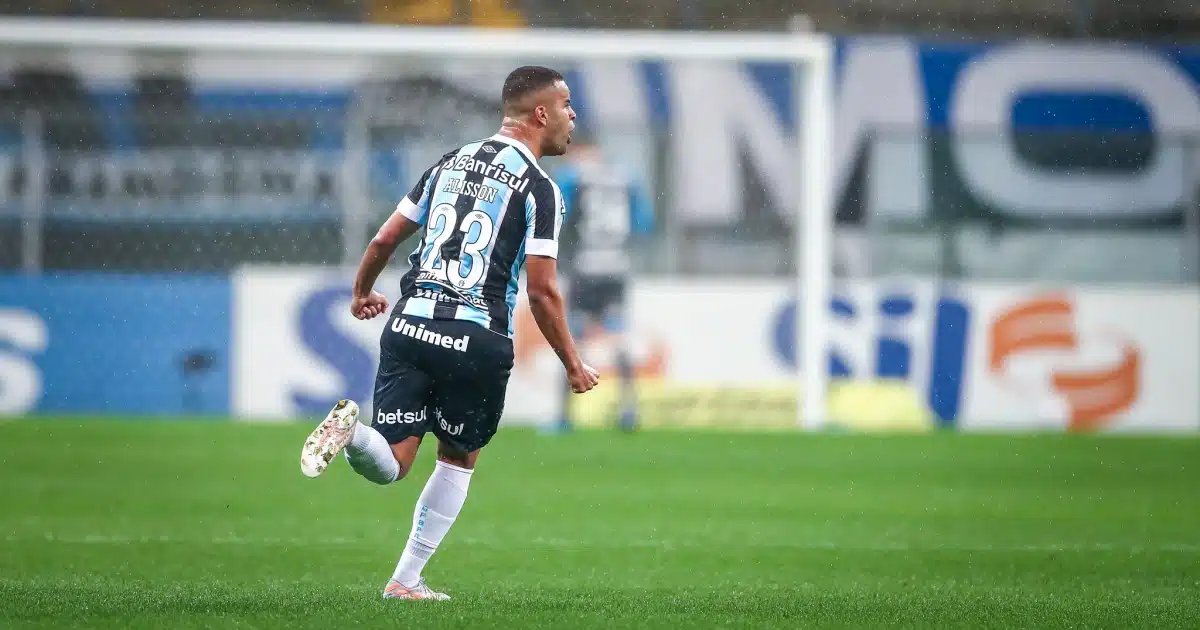 Alisson, ex-Grêmio, chega para reforçar o SPFC em 2022