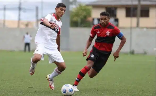 Sub-16 é derrotado pelo Flamengo e fica com o vice da Caju's Summer Cup