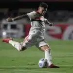 Atacante paraguaio segue treinando no Tricolor.