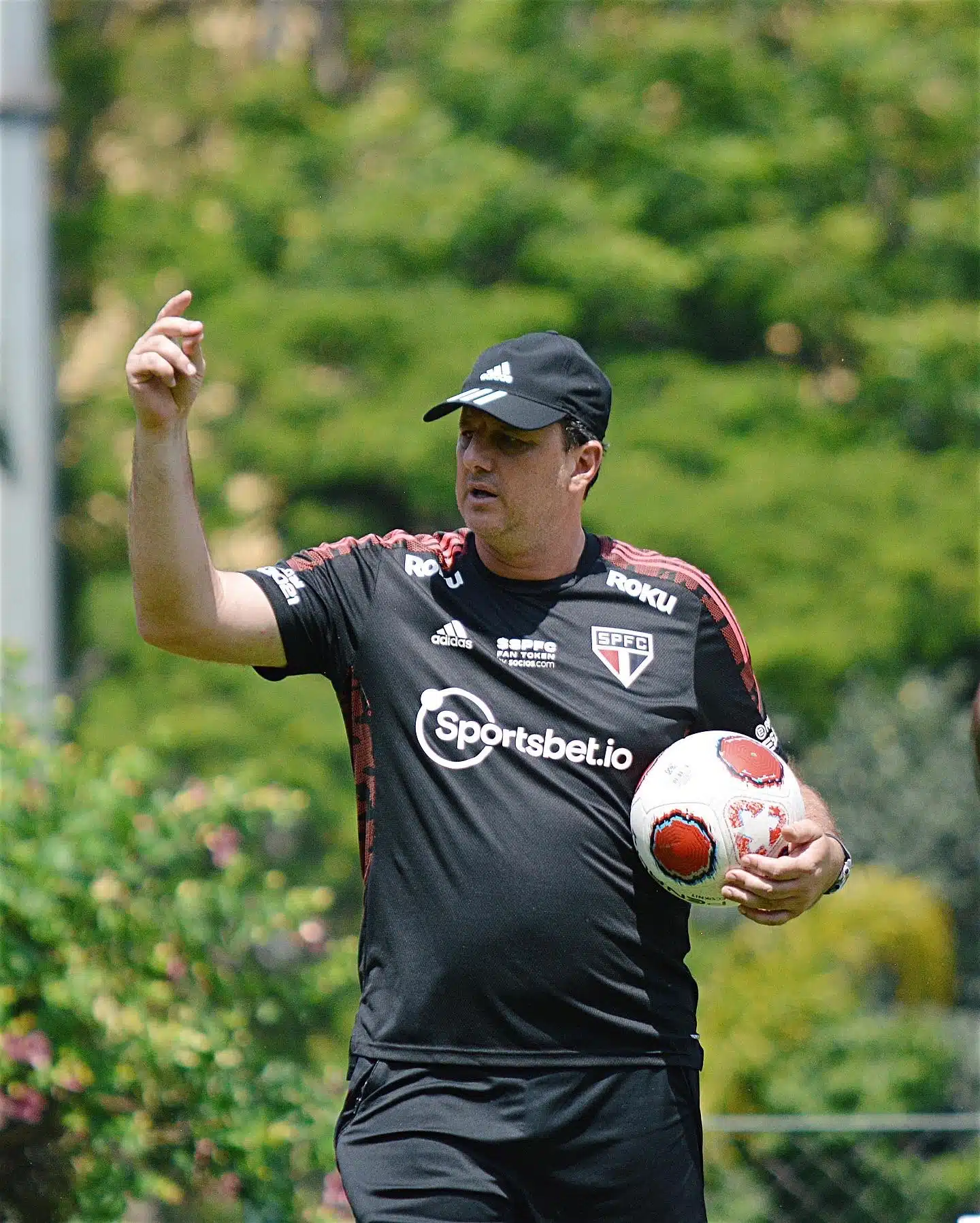 Com Alisson, Rogério Ceni faz testes para a estreia no Campeonato Paulista
