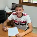 São Paulo contrata zagueiro Lucas Minhoca.